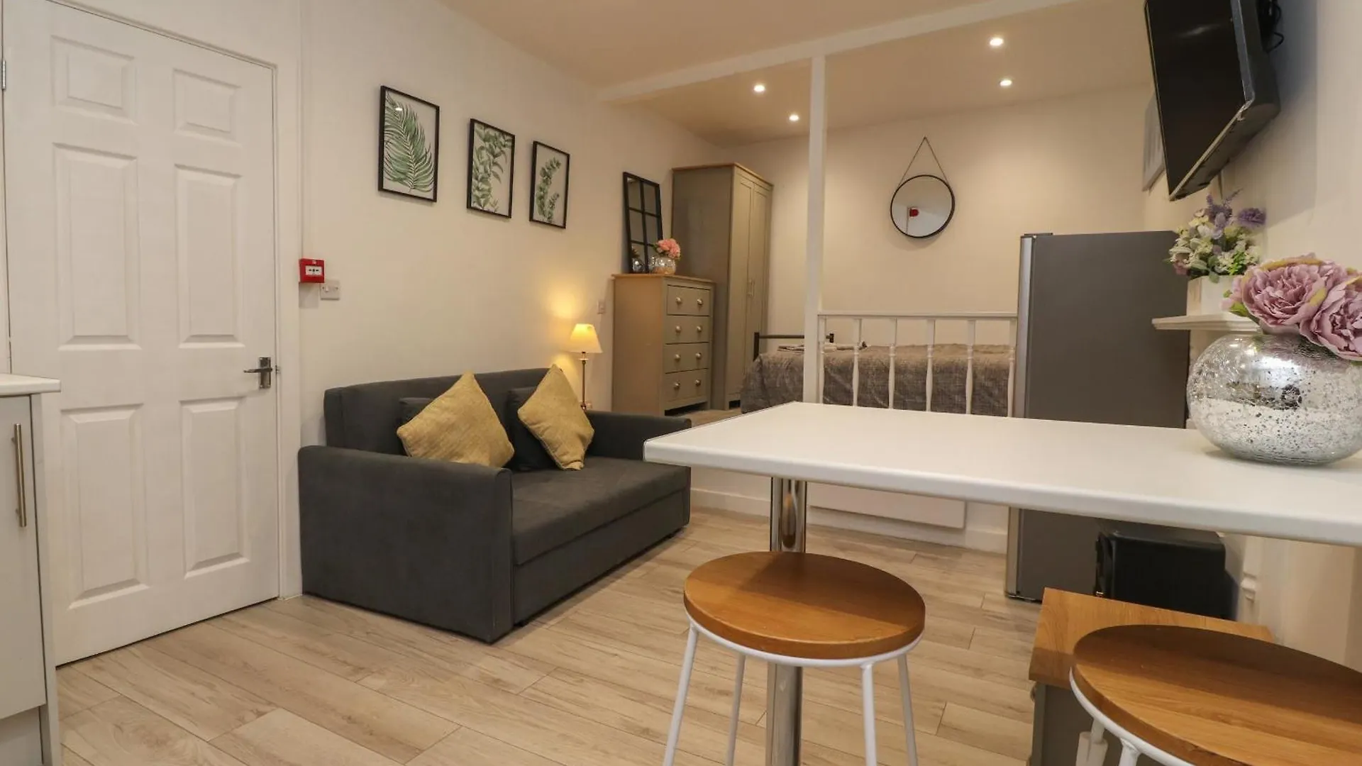Basement Flat 43 Villa Keighley Tatil Evi